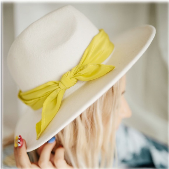 NWT SILKLETTE Flasher Dasher 100% Fine Silk Kerchief Scarf FLUORESCENT YELLOW - Picture 3 of 10